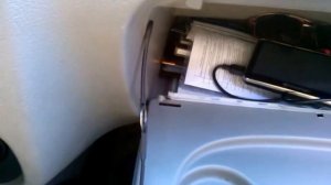 "Ремонт" сломанного ограничителя бардачка Renault Sybmol