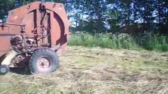 MTZ 82 bailing with PRF-145 смотреть онлайн