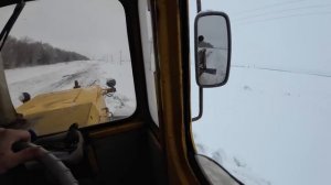 Трактор Кировец. Будни по расчистке снега.