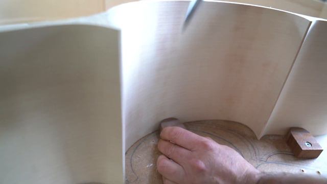 Workshop: Making a Martin Concert 4/4 Double Bass Ep 5, Preparing the Ribs смотреть онлайн