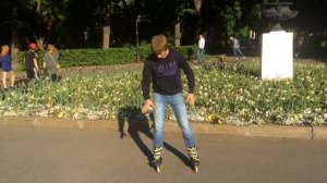 Как кататься на одной ноге? | Школа роликов RollerLine Роллерлайн в Москве