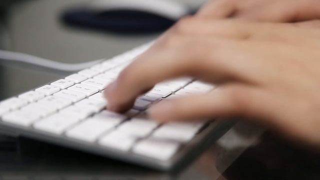 Печатает на клавиатуре смотреть онлайн