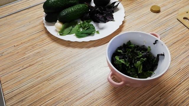 Очень вкусный салат с креветками. Салат с креветками и авокадо. смотреть онлайн