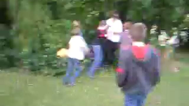 Ewald wird von kleinen kindern eliminiert смотреть онлайн