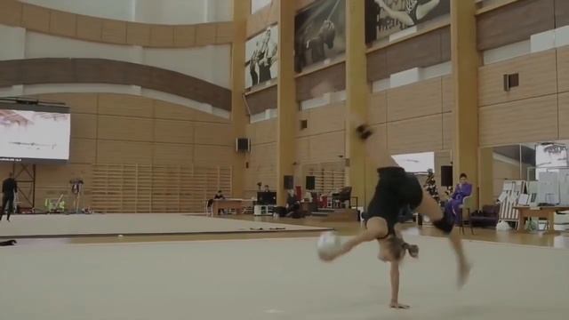 Русская школа гимнастики (Lakechild "Diskostrand") смотреть онлайн