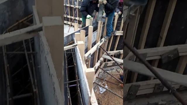 Строим дом, заливаем цоколь. смотреть онлайн