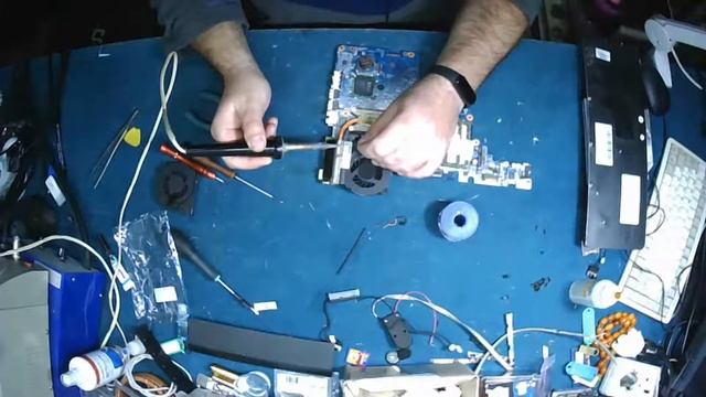 Compaq CQ56 disassembly - CPU Fan repacement смотреть онлайн