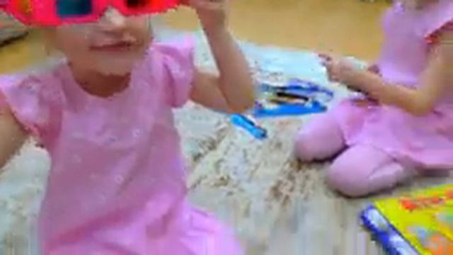 ВЛОГ ОБЫЧНЫЙ ДЕНЬ ИЗ НАШЕЙ ЖИЗНИ игры, обновки, рисунки АЛИСА и АГАТА шоу 0+ смотреть онлайн