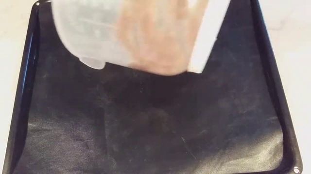 Тонкий шоколадный бисквит. ПРОСТОЙ В ПРИГОТОВЛЕНИИ. смотреть онлайн