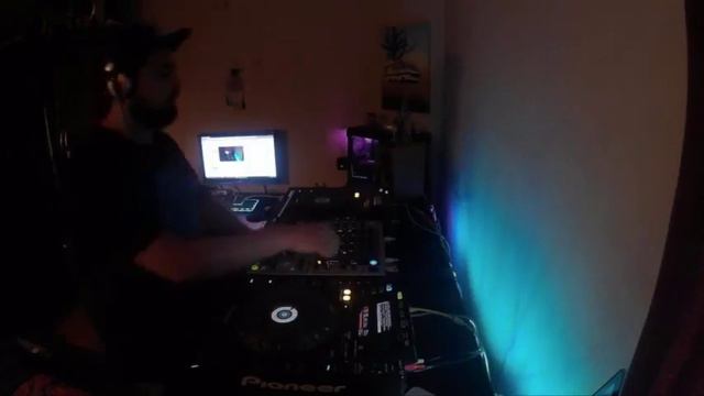 November 2017: Steka Mad DJ Set Microhouse смотреть онлайн