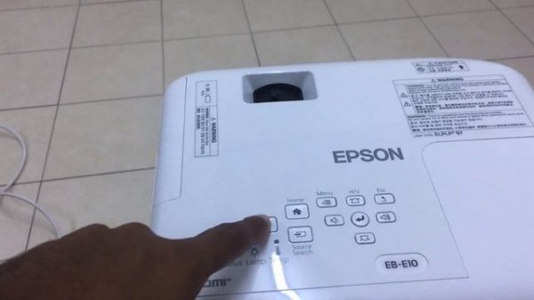 LCD PROJECTOR (EPSON EB-E10)
