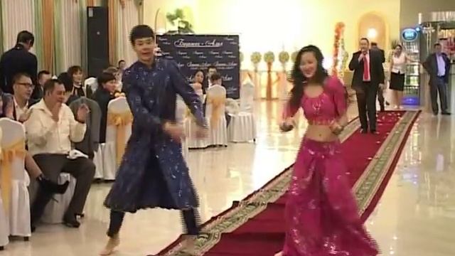 "Индийский танец" Анель и Ержан смотреть онлайн