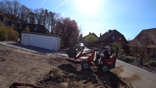 Что мы наделали ? Перекопали участок ! Купили старый дом Начинаем ремонт ! #12 смотреть онлайн