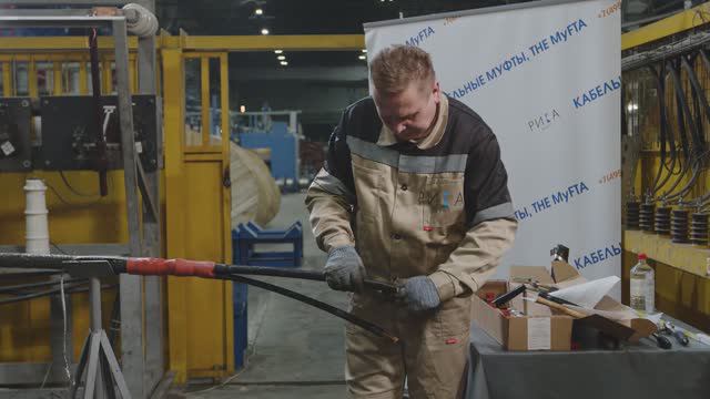 Монтаж муфты на кабель с бумажной пропитанной изоляцией смотреть онлайн