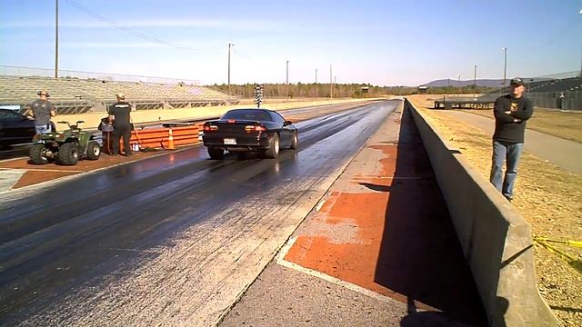 1998 Camaro Z/28 vs 2011 Camaro SS 1/4 mile смотреть онлайн