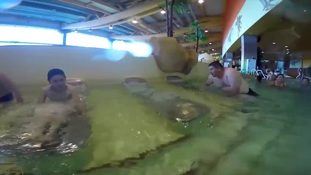 Как стать русалкой в Аквапарке? ЧЕСТНО! смотреть онлайн