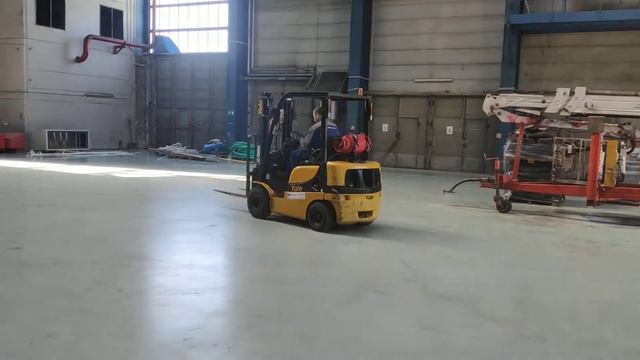 Вилочный погрузчик Yale GP20AK Япония смотреть онлайн