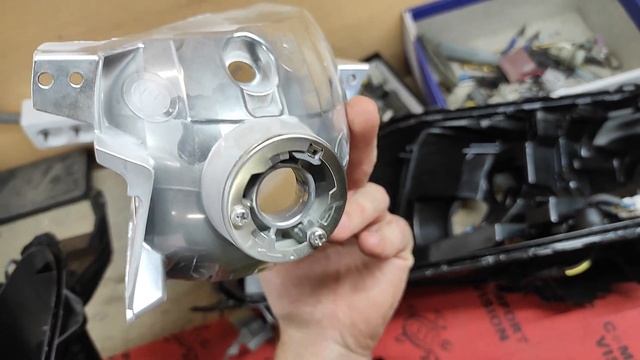 Как улучшить свет фар на Mitsubishi L200 тюнинг фар, установка светодиодных Bi Led линз смотреть онлайн