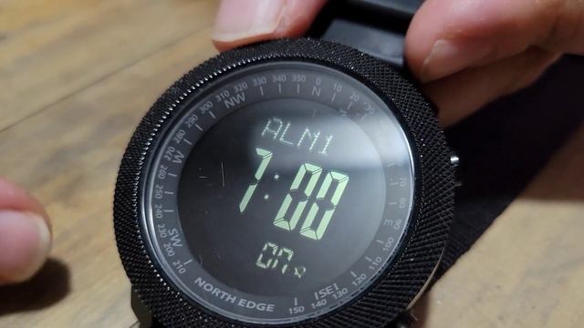 North Edge Apache Hiking Watch! Is it any good and how the heck do you use it? Budget ABC watch. смотреть онлайн