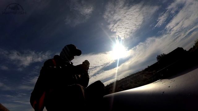 ЛОВЛЯ КРУПНОГО ОКУНЯ на джиг и воблеры. Рыбалка на окуня. Kamfish смотреть онлайн