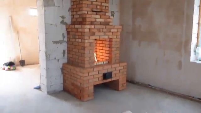 Небольшой камин с дровницей. смотреть онлайн