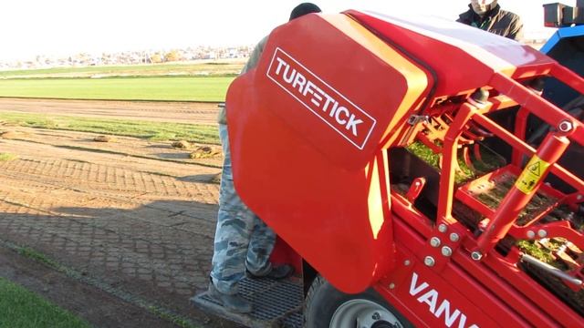 Срезка газонной травы в рулоны. Смарт ролл. смотреть онлайн