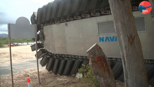 The US Testing Their Amazing New Amphibious Tank (UHAC)