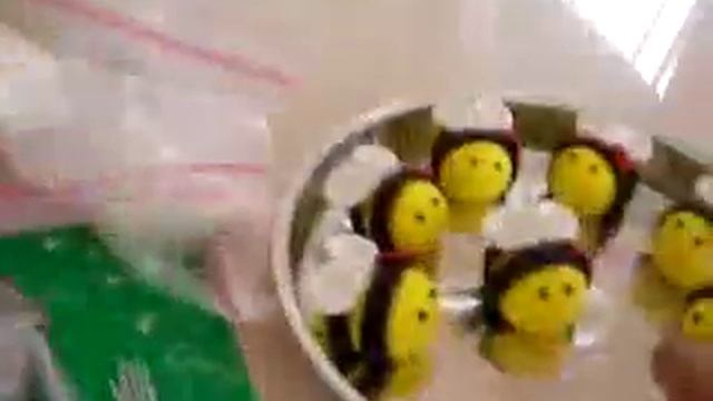 How to make a Fondant Bumble Bee смотреть онлайн