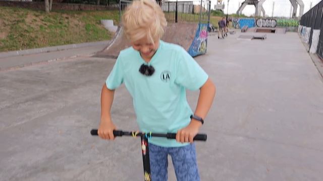 Как Поменять Грипсы и Баренды !? Трюки в Скейт Парке за Наклейки