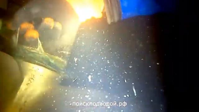 На гребной винт яхты намотало швартовый канат смотреть онлайн