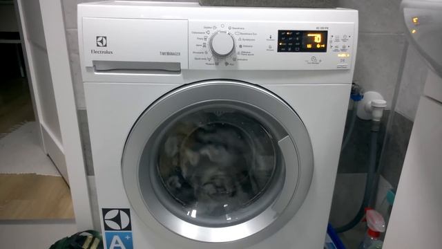 Pralka ELECTROLUX EWM11044SEU 34cm głębokości смотреть онлайн