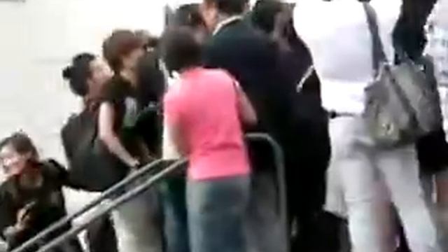 Как Правильно Митинговать и Снимать Камерой (How to. Do) смотреть онлайн