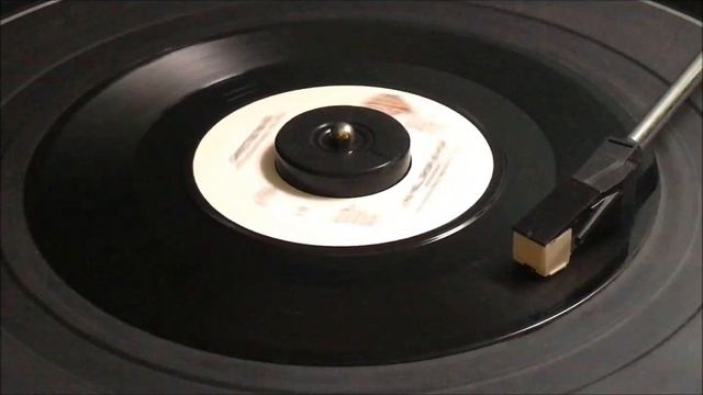 Christine McVie ~ "Love Will Show Us How" vinyl 45 rpm (1984) смотреть онлайн