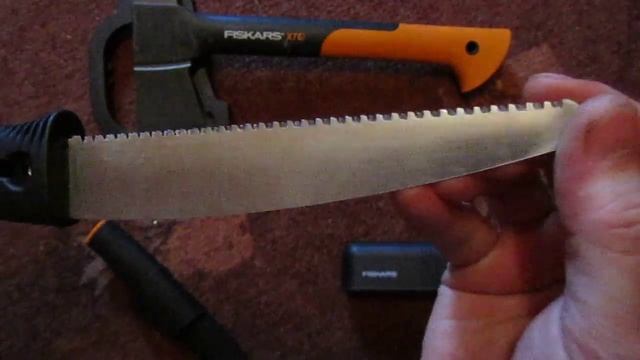 Fiskars X7 топор, Fiskars пила, Fiskars нож и точилка Fiskars.