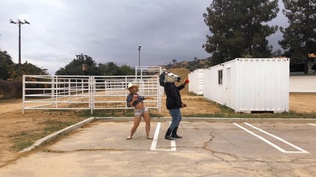 The Git Up Challenge @elektrohorse & @ meghan.magoun (blanco brown) смотреть онлайн