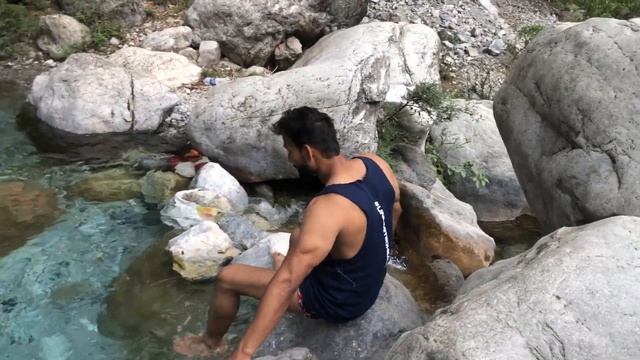 Crystal clear Water??|| Adventure *GONE WRONG*? смотреть онлайн
