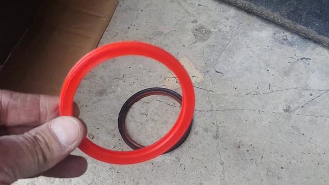 Рено Логан отмыл дроссель, впускной коллектор и датчики. смотреть онлайн