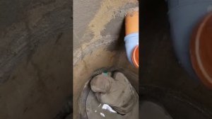 Промазка колодца.Герметизация стыков между кольцами.