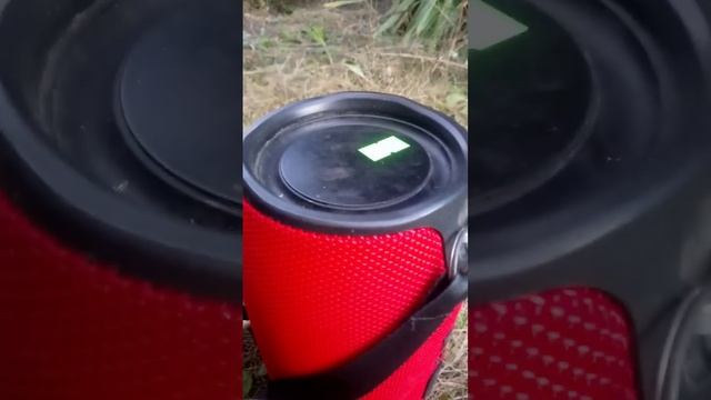 Басы на колонке JBL? смотреть онлайн