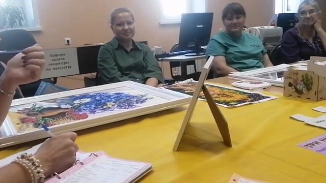 125. "УРОЖАЙНАЯ" встреча вышивальщиц. Вышивка на тему "Август - Собериха или Припасиха". смотреть онлайн