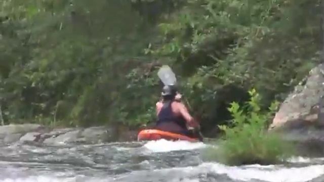 The Liquidlogic Coupe sit on top on a little whitewater. смотреть онлайн