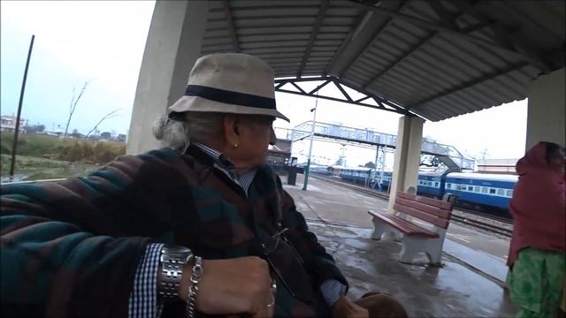 25. В ДОМЕ ИНДИЙСКОГО ЖЕНИХА ПОСЛЕ СВАДЬБЫ. ВОЗВРАЩЕНИЕ В ДЕЛИ. У ПРИРОДЫ НЕТ ПЛОХОЙ ПОГОДЫ... смотреть онлайн