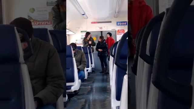 Музыканты в поезде смотреть онлайн