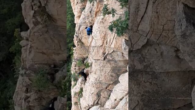 Climbing the world famous dangerous MuPing mountain located in Yantai city. смотреть онлайн