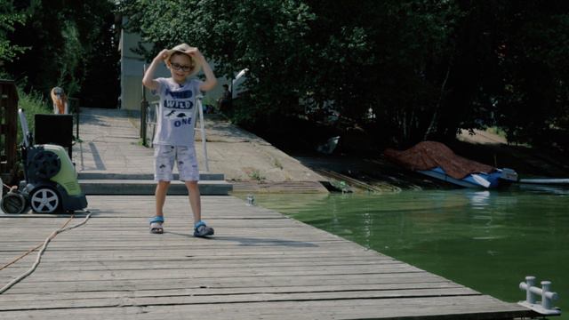 Купание в неприспособленных местах смотреть онлайн