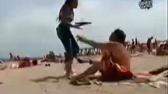 ОХОТА на пляже Скрытая камера) смотреть онлайн