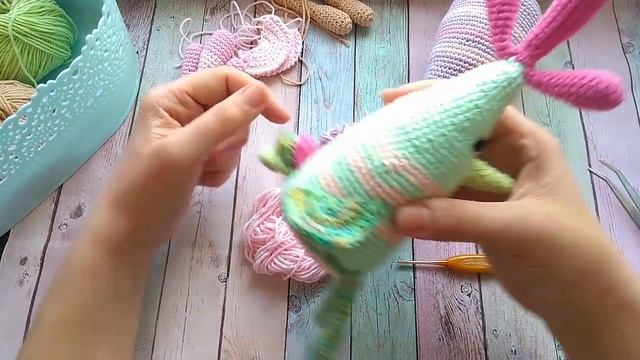 ПТИЧКА 2 часть. Уроки вязания игрушек крючком для начинающих. Мастер класс.