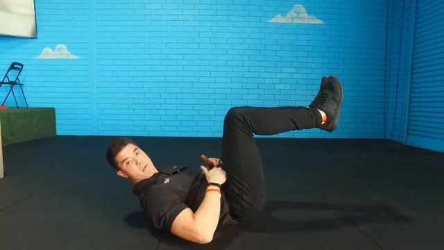 Core training 101 | Understanding the Deadbug and Hollowbody positions смотреть онлайн