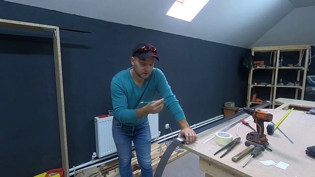 Как сделать натяжной потолок с черной световой линией. Для оновного освещения смотреть онлайн