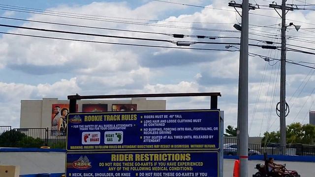 Racing on GO Karts in Branson on Family Race Track смотреть онлайн